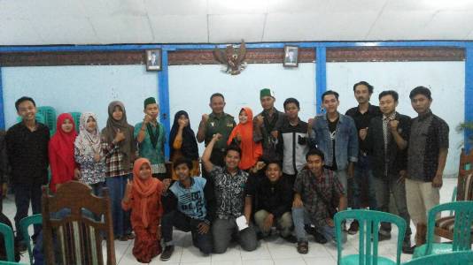 Pengurus HMI Cabang Probolinggo bersama Kodim 0820 probolinggo menggelar dialog Wawasan kecangsaan. FOTO : ASL