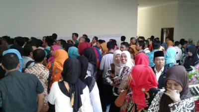 Guru Honorer sekabupaten probolinggo saat mengikuti tes wawancara terkait empat pilar kebangsaan. FOTO : ASL
