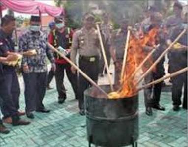 Pemusnahan Barang bukti berupa Narkoba di Mapolres Konsel jelang bulan ramadhan. FOTO : ASL