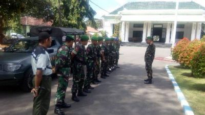 Anggota Kodim 0820 Gelar Patroli Pengamanan Obyek Vital di Probolinggo. FOTO : ASL