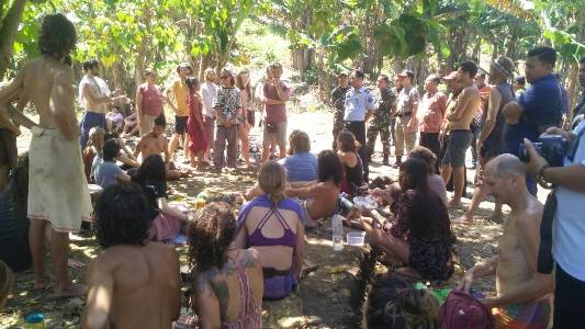 Keberadaan warna negara asing di Tulung Agung dalam rangka kegiatan rainbow di awasi pihak Imigrasi dan tim gabungan. FOTO : ASL