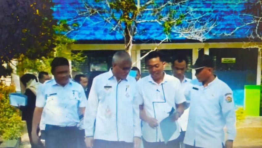 Dikbud Sultra Bagikan Alat Cuci Tangan Portable ke Kekolah