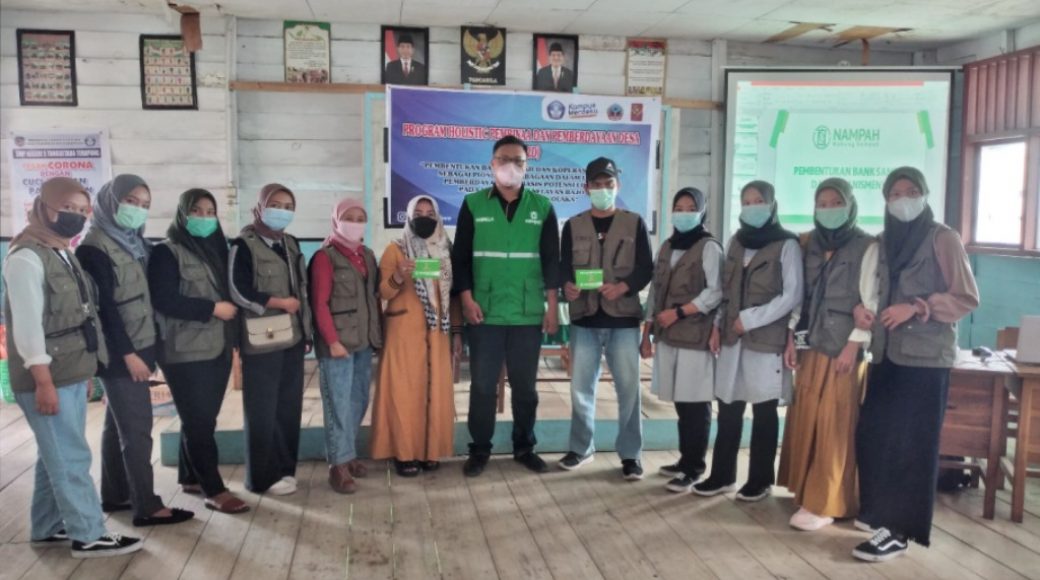 Tim PHP2D BEM FPPP USN Kolaka Sampah Berkelanjutan di Kampung Nelayan Bajo Anaiwoi Kolaka