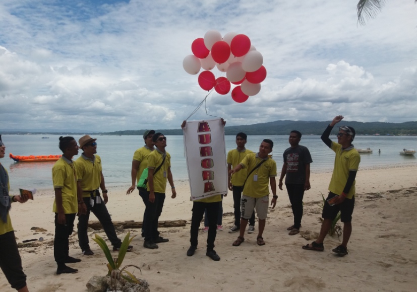 Komunitas penyedia jasa tour guide, Aurora siap memperkenalkan wisata Sulawesi Tenggara (Sultra) dengan melepas balon ke udara di HUT RI ke 72. FOTO : LM FAISAL