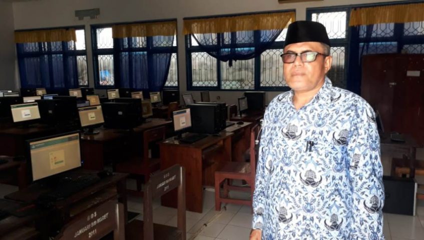 Kadis Dikbud Muna Pantau Pelaksanaan UNBK ﻿