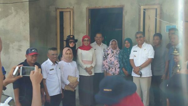 Bupati Abu Hasan Tinjau Pembangunan 45 Rumah BSPS
