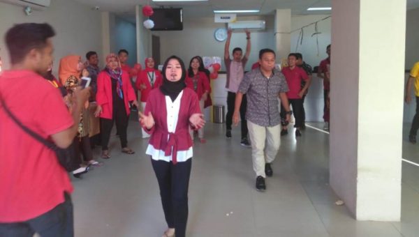 ﻿Adira Finance Kendari Gelar Berbagai Lomba di HUT RI ke 74