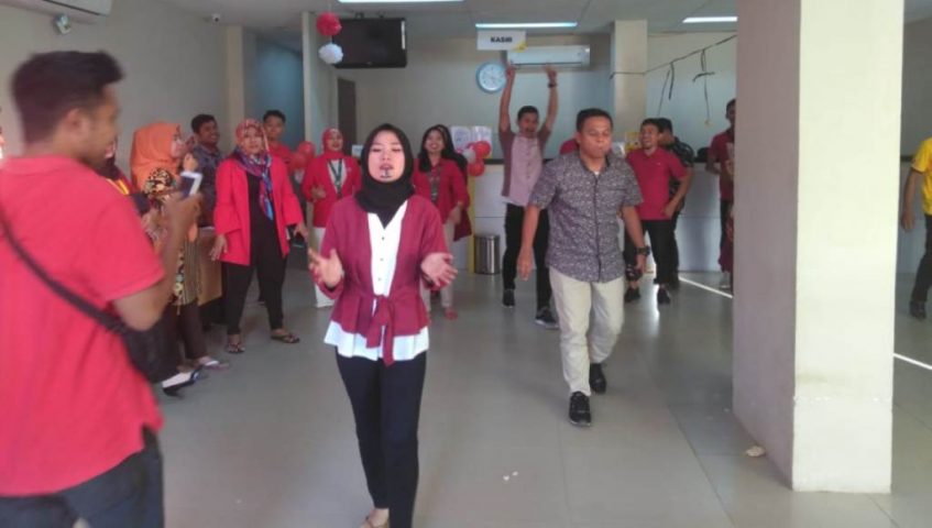 Adira Finance Kendari Gelar Berbagai Lomba di HUT RI ke 74