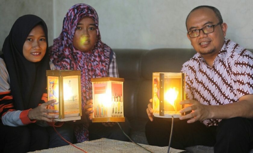Mahasiswa UMK Kembangkan Kap Lampu Bertema Kebangsaan dan Pluralisme
