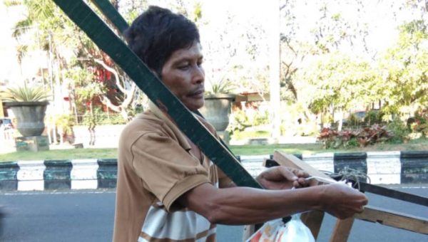 ﻿Komunitas Mata Kita Bali Adakan Takjil On The Road