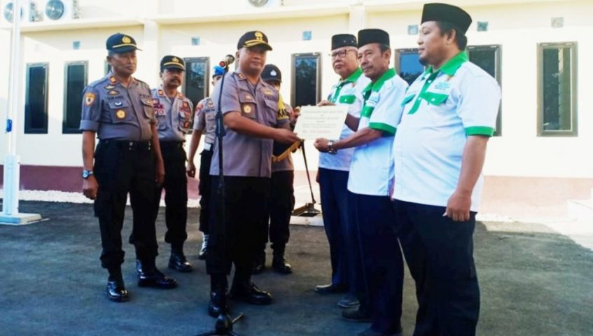 Polres Selayar Serahkan Zakat ke Baznas