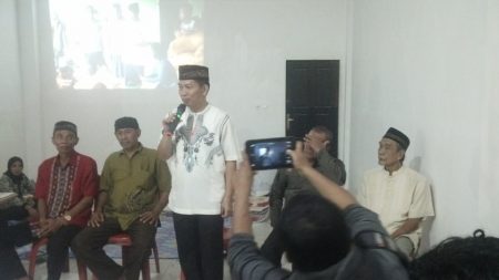bakal Calon Gubernur Suopmo saat memberikan sambutan dalam peresmian posko pemenangan Calon Gubernur "Supmo centre". FOTYO : BAIM