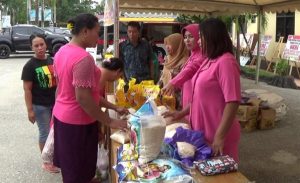 ​Bhayangkari Polres Kolaka Gelar Pasar Murah