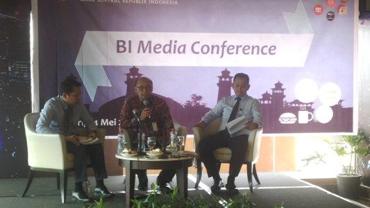 Bank Indonesia perwakilan Sultra saat menggelar konprensi pers terkeait kesiapan dana tunai jelang ramadhan. FOTO : BAIM