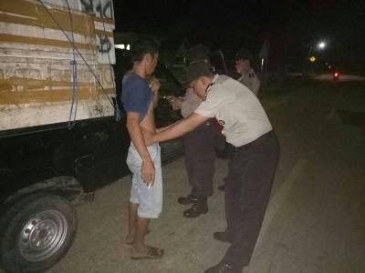 jajaran polsek poleang timur saat menggelar Razia jelang bulan suci ramadhan. FOTO : SUDIRMAN