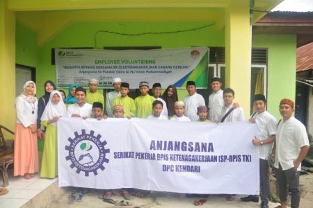 Serikat Pekerja BPJS Ketenagakerjaan Anjang Sana Ke Panti Asuhan. FOTO : BAIM