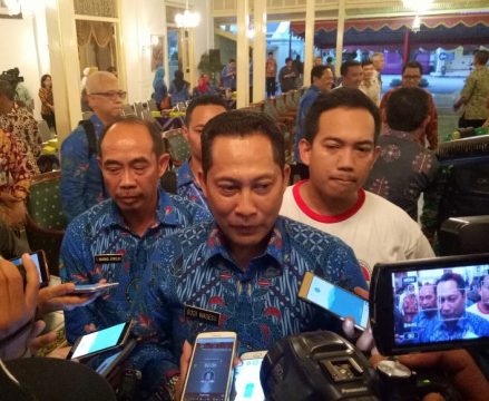 Kepala BNN RI Budi Waseso saat memberikan keterangan pers saat hadir pengukuhan pemuda anti narkoba di DIY. FOTO : NADHIR ATTAMIMI