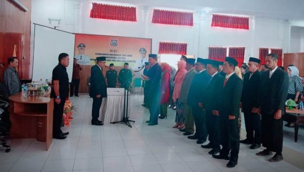 Bupati Abu Hasan Lantik 40 Pejabat Administrator dan Pengawas