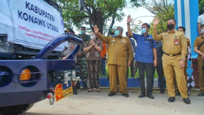 Gubernur Sultra Lepas Truk Sembako Bansos Covid 19