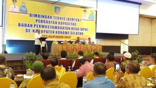 Bimtek, Bupati Konsel Imbau Kades - BPD Ciptakan Hubungan Harmonis﻿