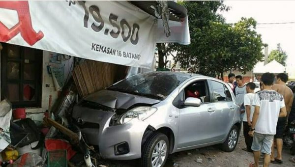 Gagal Kemudikan Setir Saat Berbelok, Pengendara Onthel Jadi Sasaran