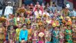 Bupati Arhawi SE dan Wakil Bupati Ilmiati Daud SE MSi (pakai dinas putih tengah,red) berpose bersama jajaran muspida dan anak-anak paduan suara Hut RI dilapangan Merdeka Wangi-Wangi, Kabupaten Wakatobuli, Sultra