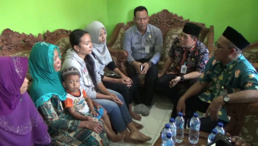Bupati Demak Kunjungi Anggota Keluarga Yang Menjadi Sandera di Papua