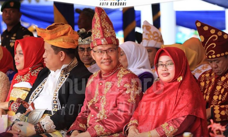 Busana Adat Tolaki
