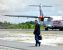 Mantan Bupati wakatobi Ir. Hugua saat akan menggunakan maskapai penerbangan Wing Air di Wakatobi FOTO : IST