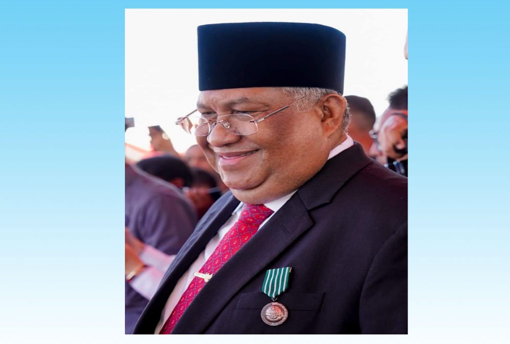 Gubernur Ali Mazi 