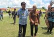 Wakil ketua DPD RI , Nono Sampono dan Bupati Kabupaten Nunukan, Asmi Laura Hafid, usai melakukan tatap muka dengan para kepala desa dan warga di desa Mansalong. FOTO : MA