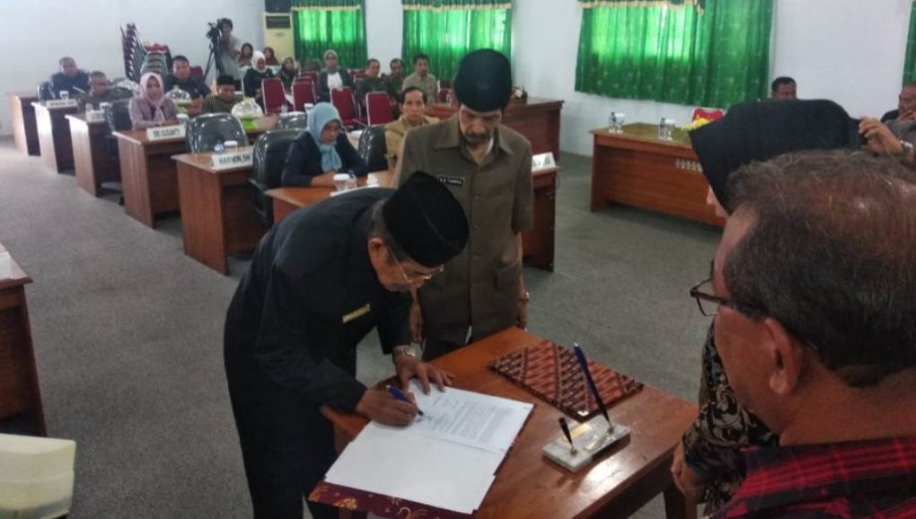 DPRD dan Pekot Baubau Setujui Raperda RPJMD 2018-2023﻿