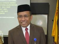 DR Zamrun Angkat Bicara Soal Uang Pangkal