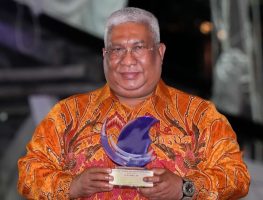 Gubernur Ali Mazi