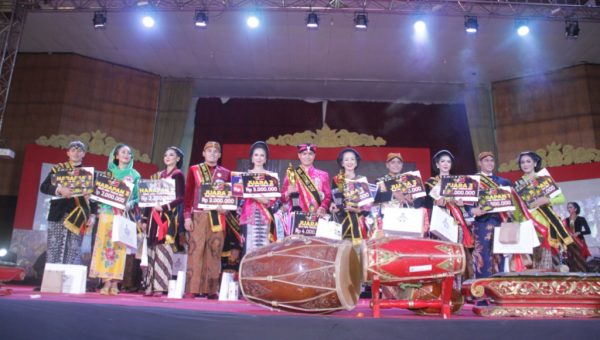 Adhi Satria dan Sekar Mentari Terpilih Duta Wisata Jateng 2017