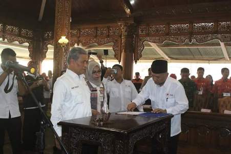 Wakil Bupati jepara Dian Kristiandi ditetapkan sebagai Ketua Dewan kehormatan Palang Merah Indonesia (Cabang Jepara). FOTO : DSW