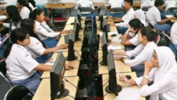 Digitalisasi Pendidikan, Solusi ataukah Beban?