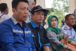 Kadis DKP Kota Kendari Agus Salim Safrullah mendampingi Sekretaris Kota Kendari Dr. H. Alamsyan Lotunani dalam suatu acara. FOTO : FA