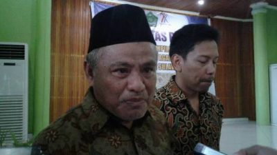 Drs.H.Anab T Malinda, selaku Kepala Bidang Pendidikan Agama dan Keagamaan Islam (Pakis) Kemenag Sultra, saat membuka kegiata PAI tingkat Provinsi di Asrama Haji Kendari,(21/5). FOTO : FA