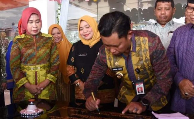 Asmawa Resmikan Gedung Rawat Jalan RSUD Kota Kendari
