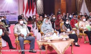 Gubernur Sultra Ikuti Penyerahan SK Tora oleh Presiden Jokowi