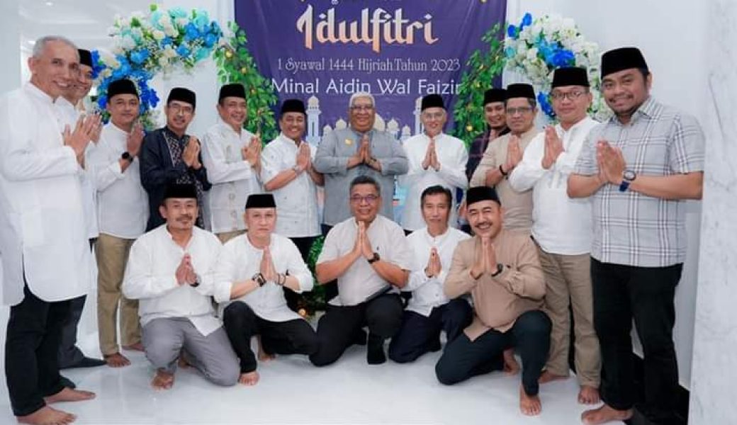 Gubernur Ali Mazi ‘Open House’ di Rumah Pribadinya di Pasarwajo