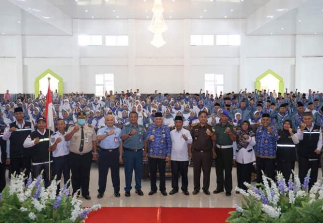 Sekda Asrun Lio Lepas Keberangkatan Jamaah Calon Haji Sultra