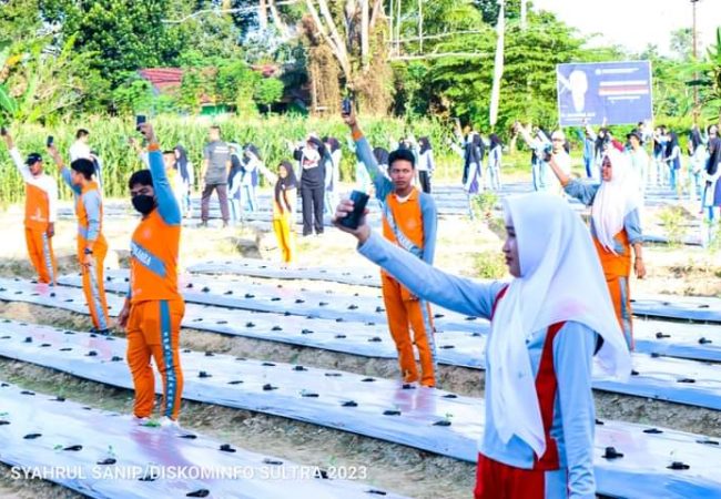 Pemprov Launching Menanam Tanaman Holtikultura Bersama SMA/SMK Se-Sultra