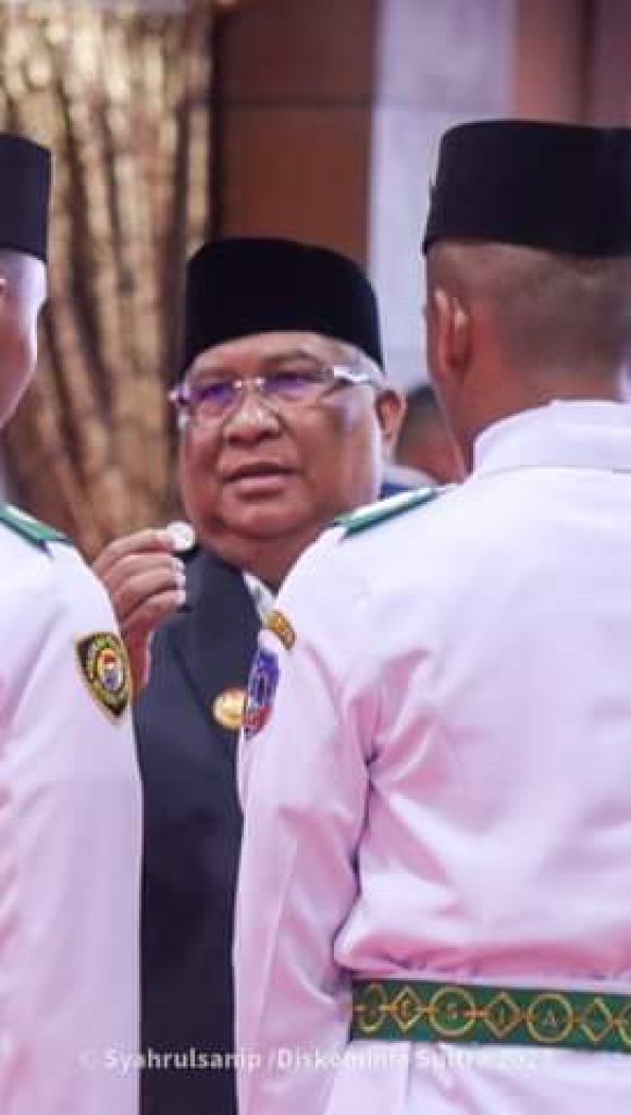 Gubernur Ali Mazi Kukuhkan 49 Anggota Paskibraka Sultra