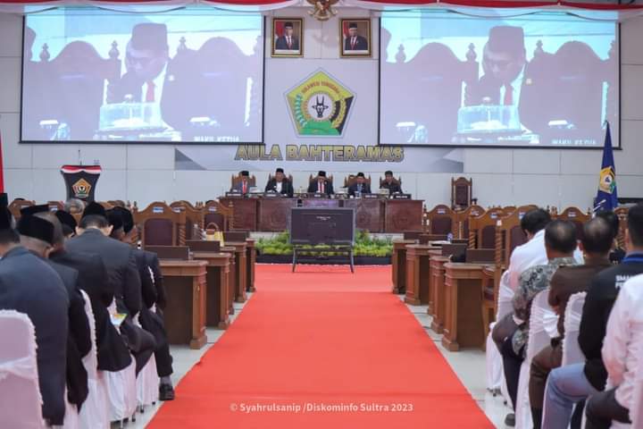 Rapat Paripurna DPRD Sultra 