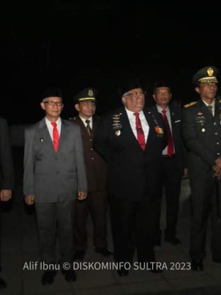 Gubernur dan Wagub Sultra Hadiri Renungan Suci di TMP Watubangga