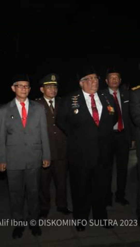 Gubernur dan Wagub Sultra Hadiri Renungan Suci di TMP Watubangga