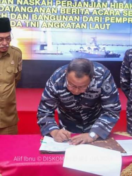 Dukung Kinerja AL di Sultra, Pemprov Hibahkan Tanah dan Bangunan ke Lanal Kendari