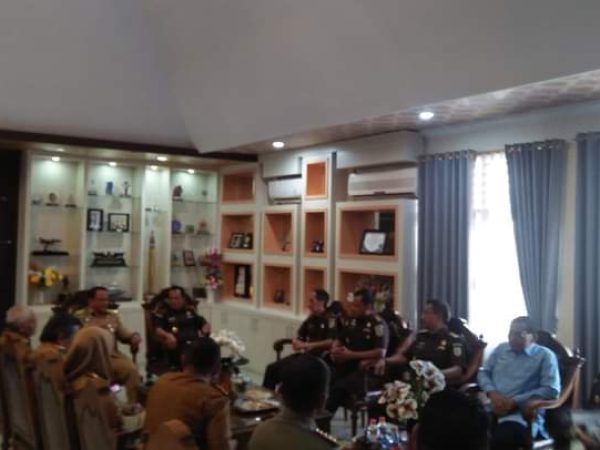 Tagih Penunggak Pajak Pertambangan, Pj Gubernur Koordinasi dengan Kejati Sultra